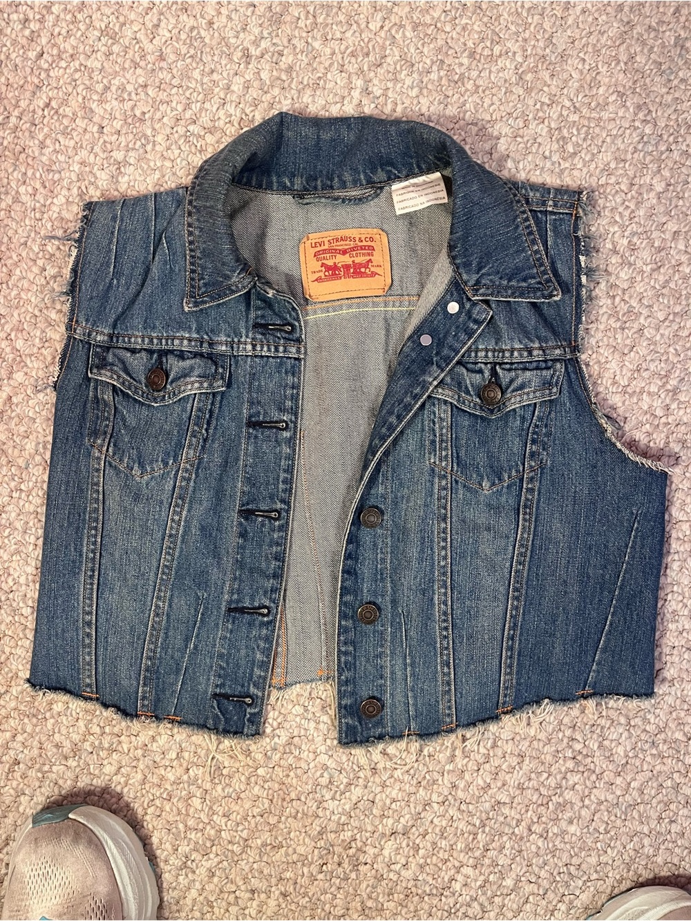 Levi’s Denim Vest with Raw Edges | Layerable with Tees & Hoodies